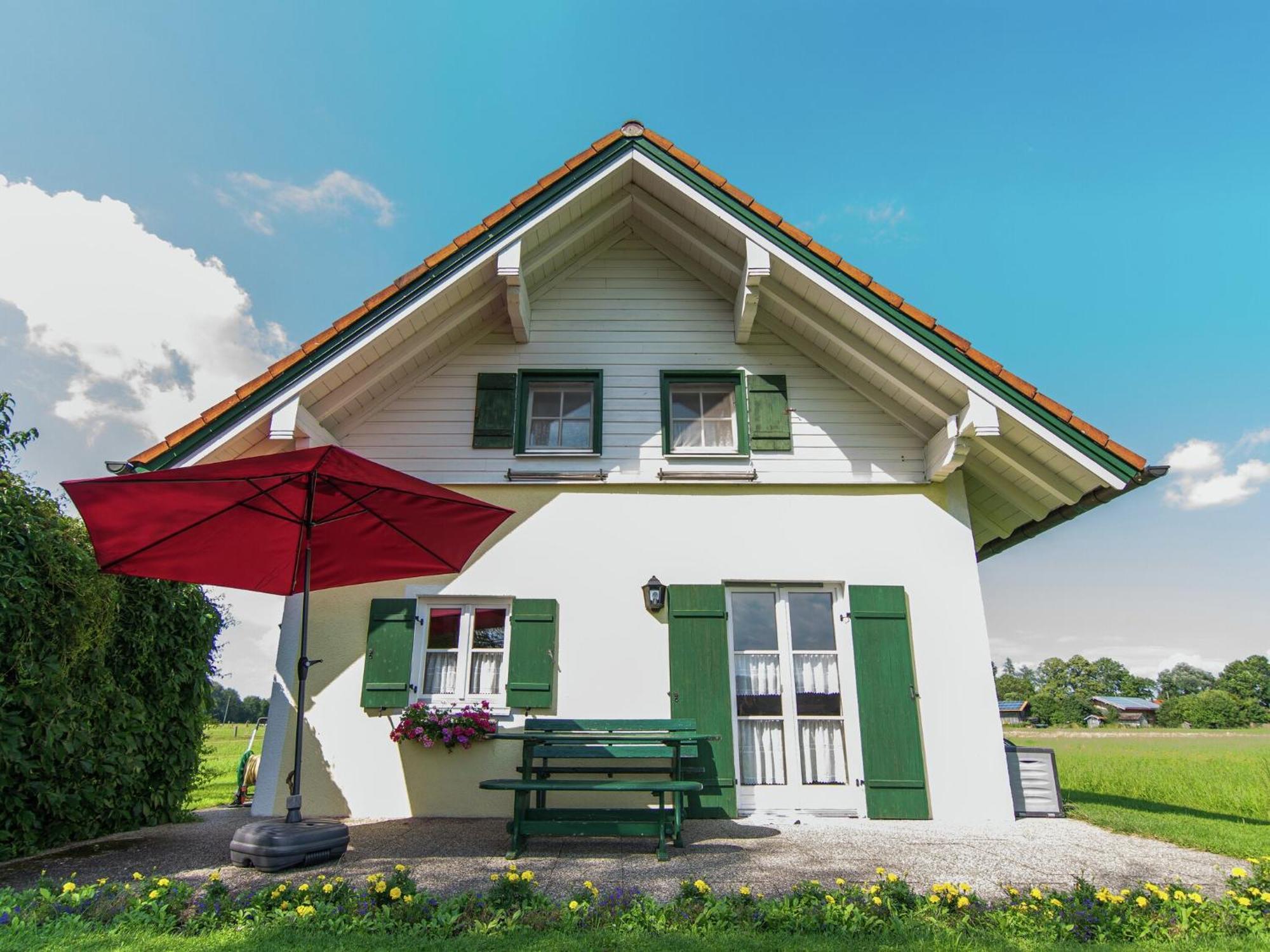 Alluring Holiday Home In Ubersee With Whirlpool Exterior foto