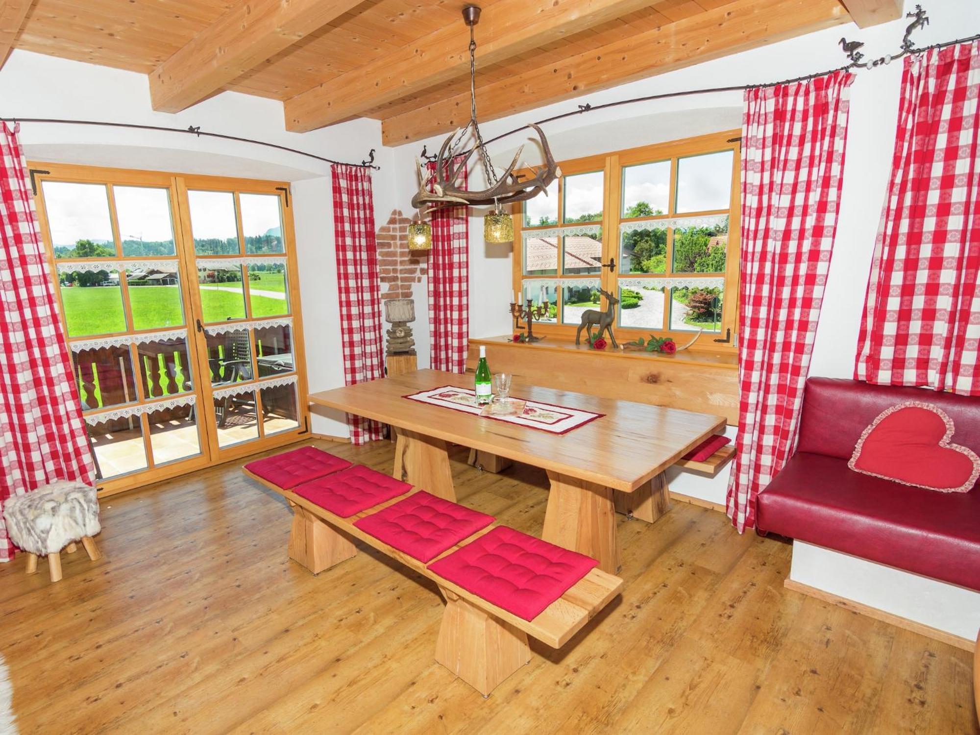 Alluring Holiday Home In Ubersee With Whirlpool Exterior foto