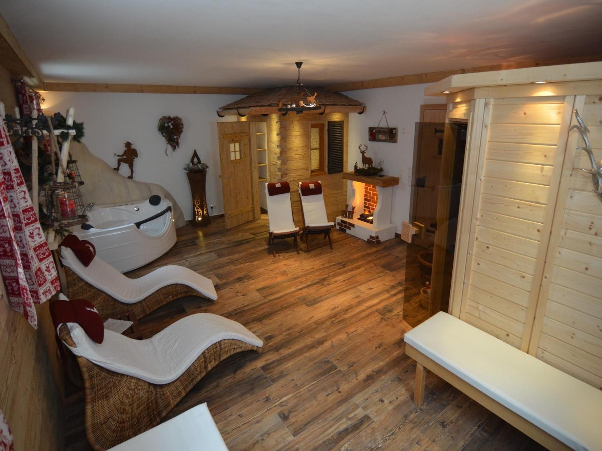 Alluring Holiday Home In Ubersee With Whirlpool Exterior foto